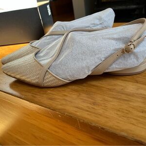 Elegant Beige Women's Flats